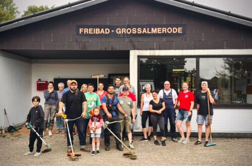 Gemeinsamer Arbeitseinsatz im Panoramabad