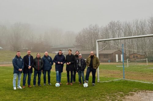 Unterstützung für die Sanierung des Fußballplatzes