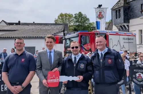 Neues HLF 20 an die Feuerwehr übergeben